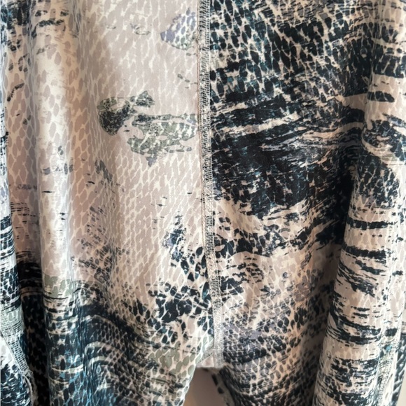 🖤 Fabletics High-Waisted Leggings | Snake Print | Size S - Picture 6 of 6